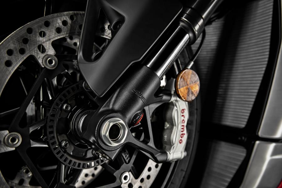 Streetfighter V4採用Brembo Stylema® monobloc卡鉗